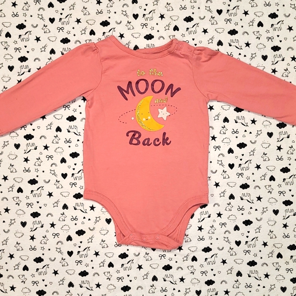 ° SZ 12MO • Long-Sleeved Onesie °